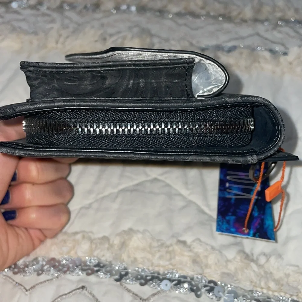 Violet‎ Ray black crossbody (NWT)